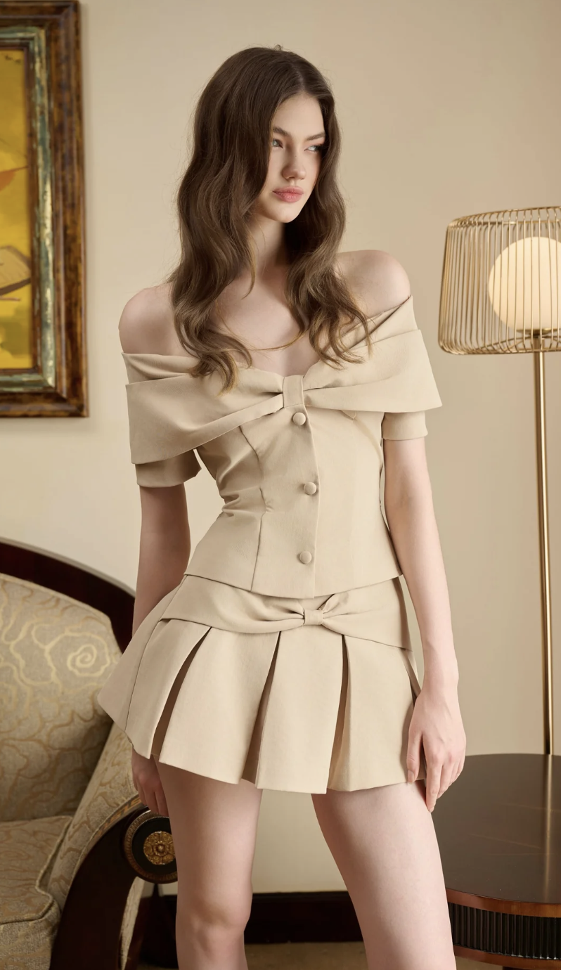 Anette set